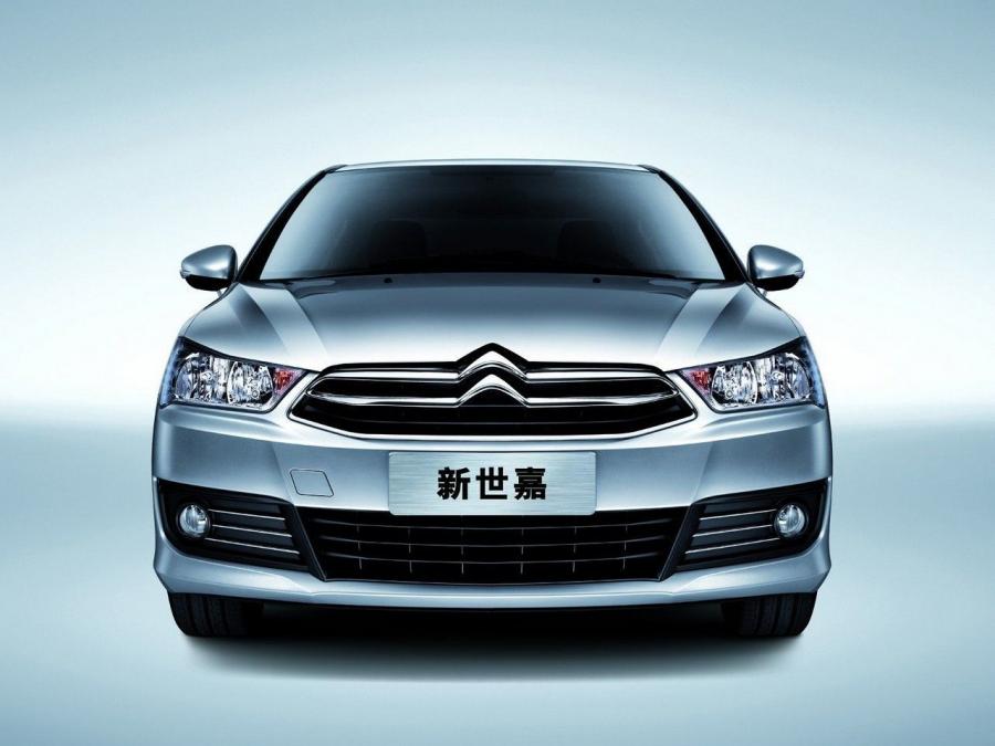  Citroen C-Quatre Sedan 2012 года  (фото 2 из 7)
